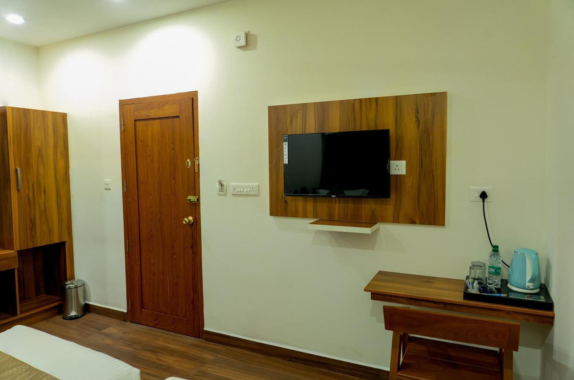 Hotel Fly View Airport Residency Nedumbassery Exterior foto