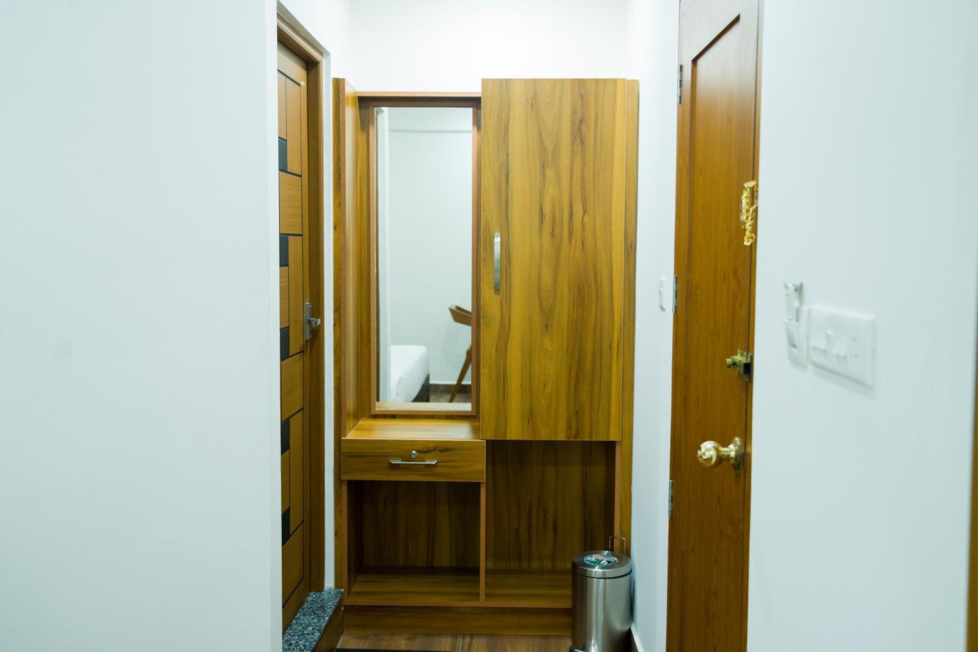 Hotel Fly View Airport Residency Nedumbassery Exterior foto